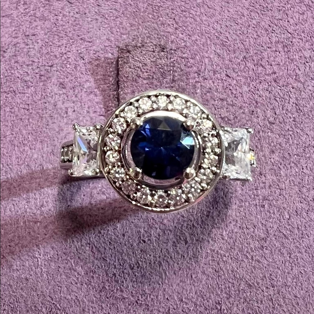 Size 8.5 Vintage Sterling Silver Sapphire Ring